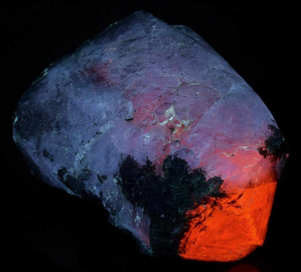 Fluorescence under shortwave UV light. Side 2